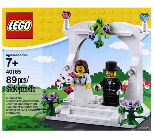 Geldgeschenk zur Hochzeit verpacken: Lego Brautpaar