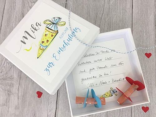 Geldgeschenkschachtel mit Schultüte und Namen